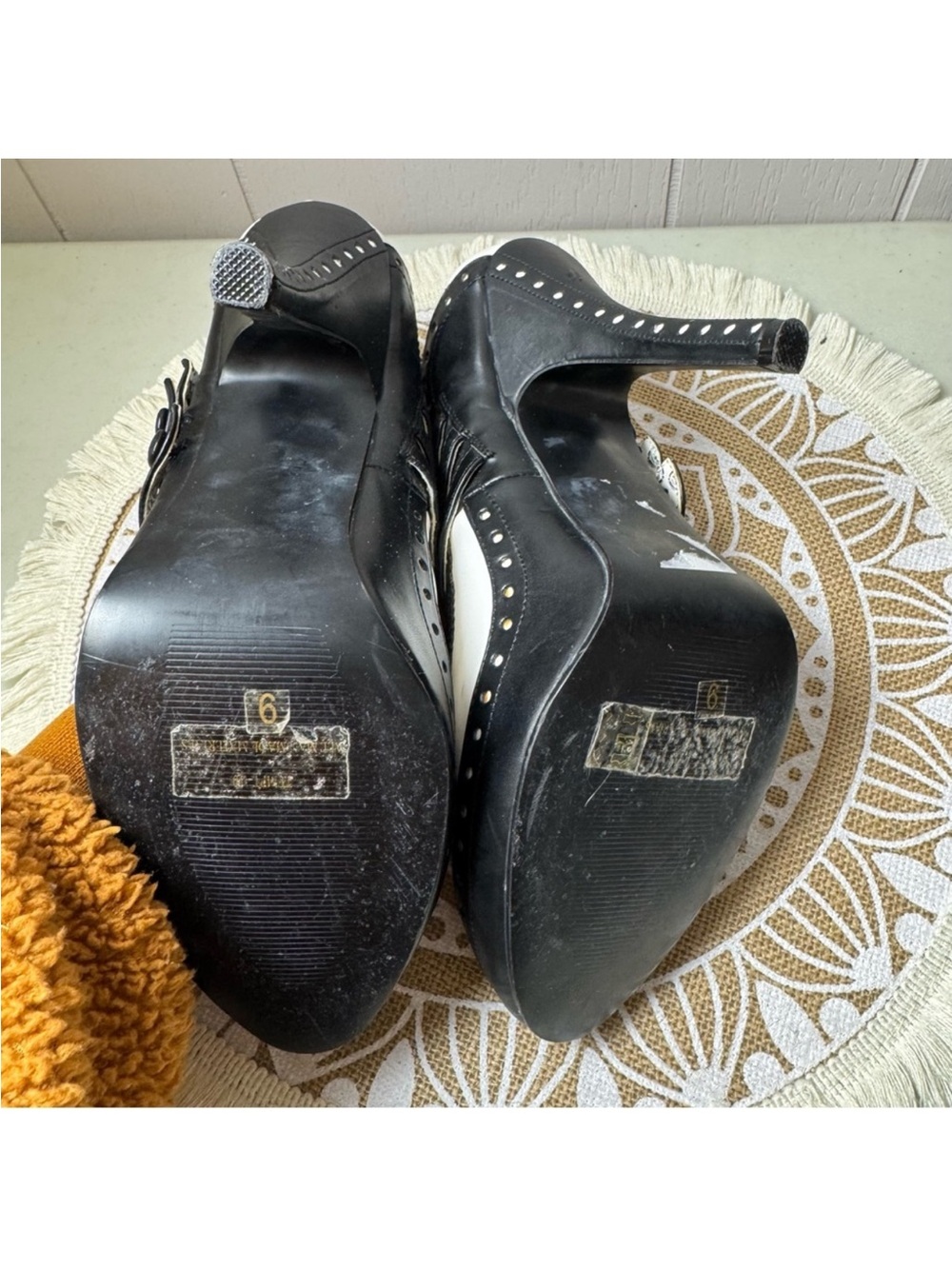 BORDELLO Women's Heels Two Tone Black & White Mary Jane Rockabilly SIZE 9
